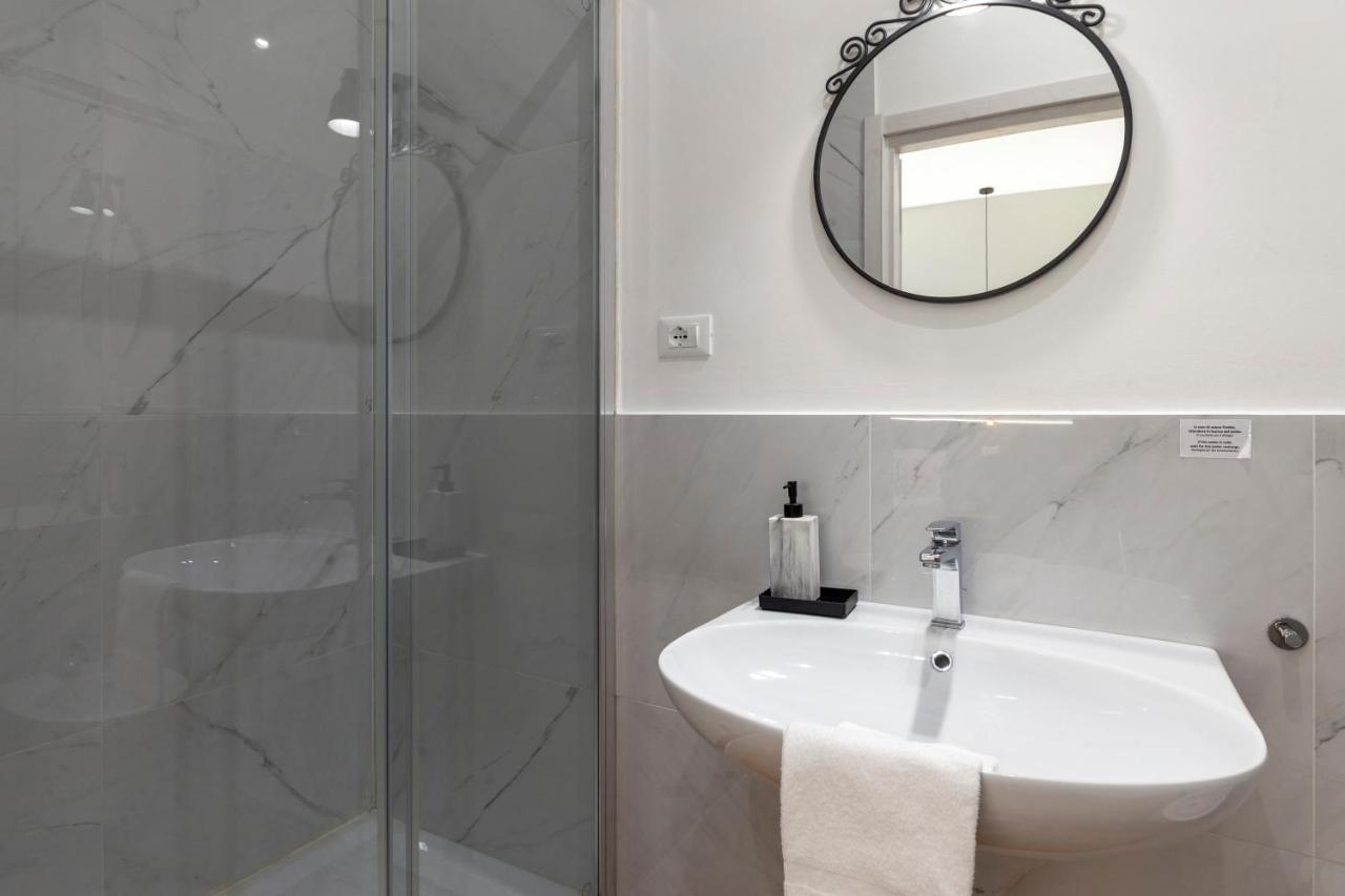 Amazing Studio In The City Center + Wifi Triest Exterior foto