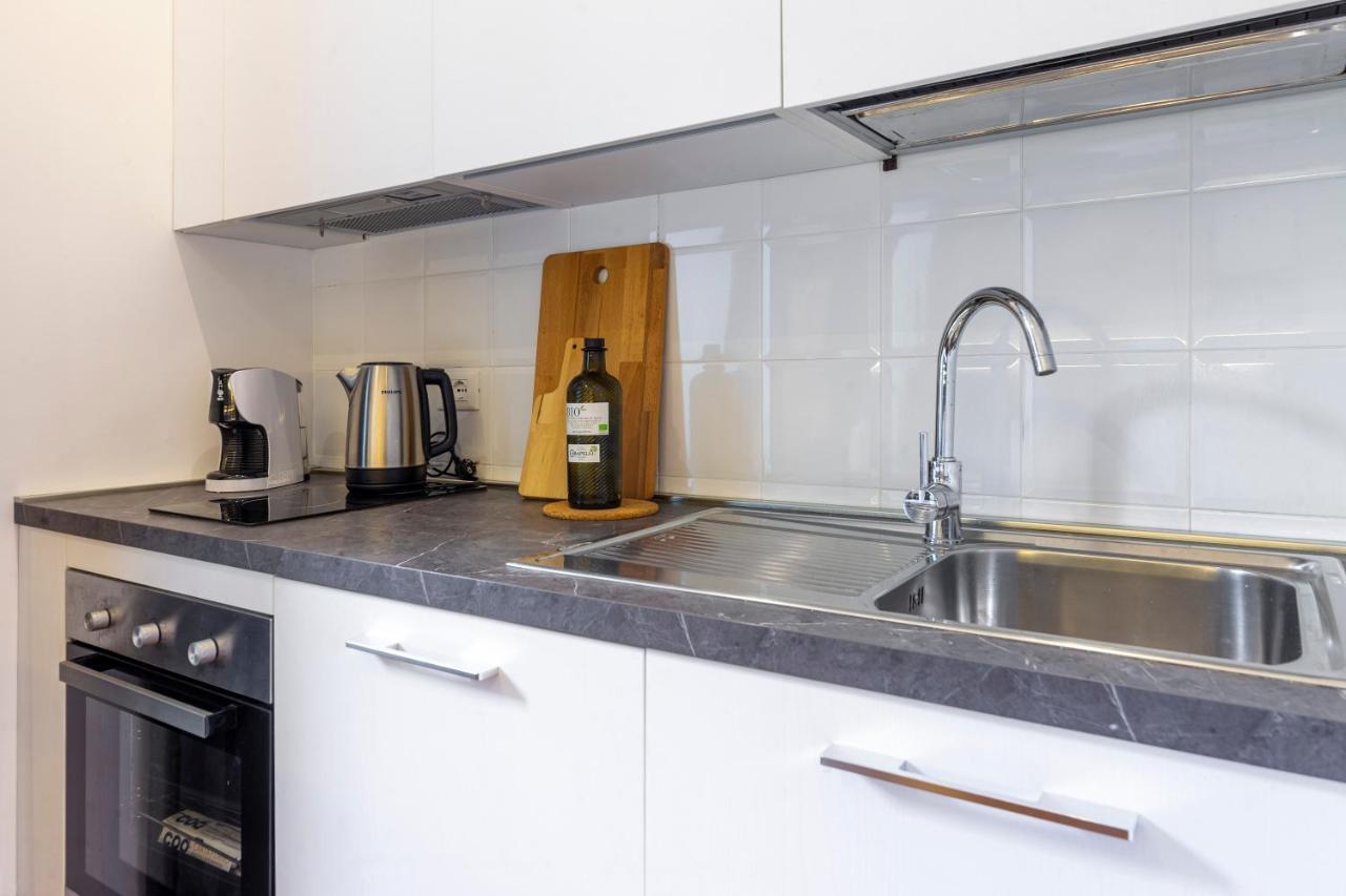 Amazing Studio In The City Center + Wifi Triest Exterior foto